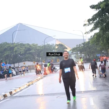 Runner Photo 7937473