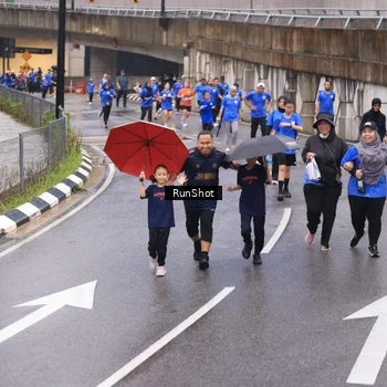 Runner Photo 7937475