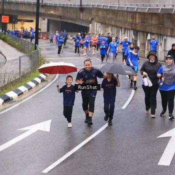 Runner Photo 7937481