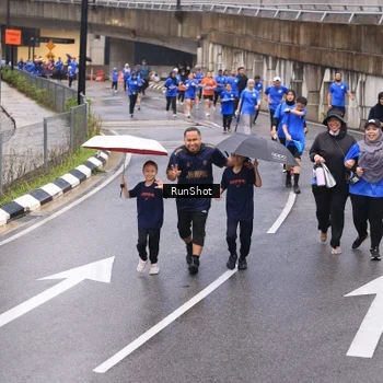 Runner Photo 7937482