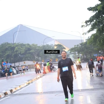 Runner Photo 7937485