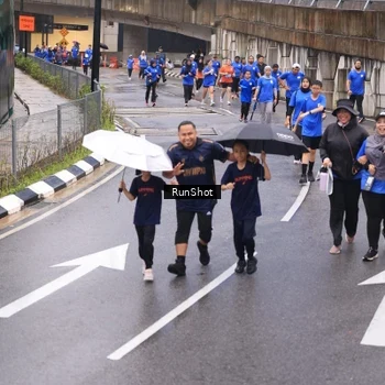 Runner Photo 7937487