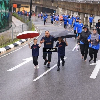 Runner Photo 7937492
