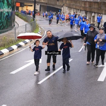 Runner Photo 7937495