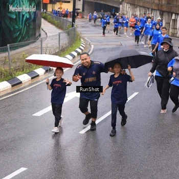 Runner Photo 7937501