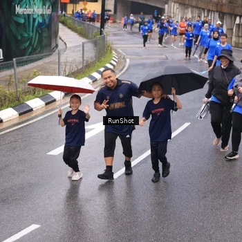 Runner Photo 7937503