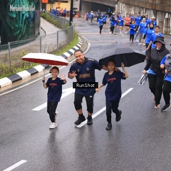 Runner Photo 7937509