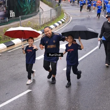 Runner Photo 7937511