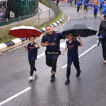 Runner Photo 7937512