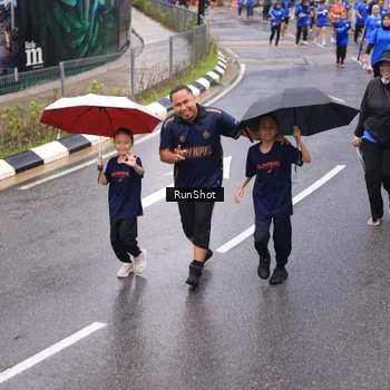 Runner Photo 7937518