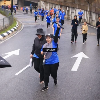 Runner Photo 7937523