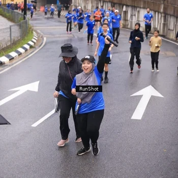 Runner Photo 7937524
