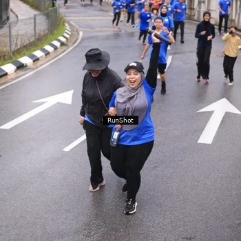 Runner Photo 7937529