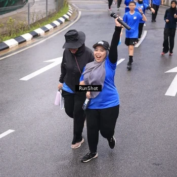 Runner Photo 7937533