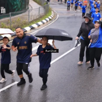 Runner Photo 7937538