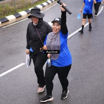 Runner Photo 7937539