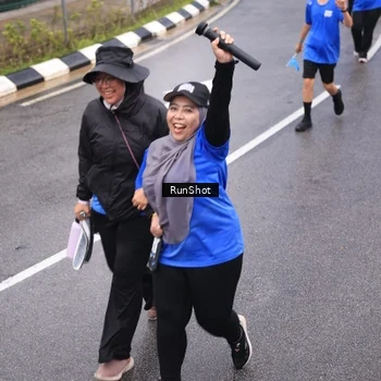 Runner Photo 7937541