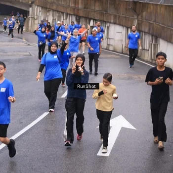 Runner Photo 7937549
