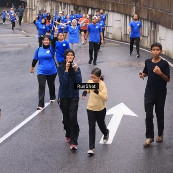 Runner Photo 7937555