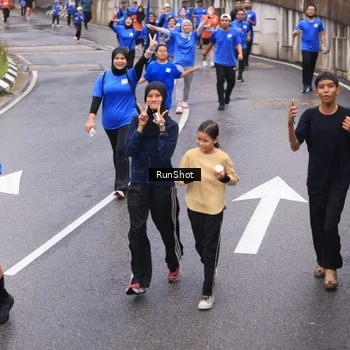 Runner Photo 7937558