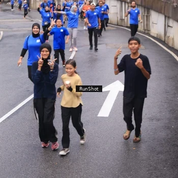 Runner Photo 7937564