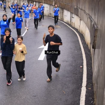 Runner Photo 7937565