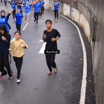 Runner Photo 7937568