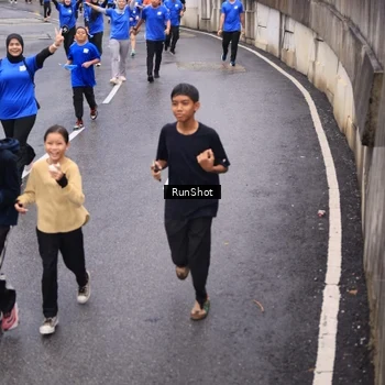 Runner Photo 7937571
