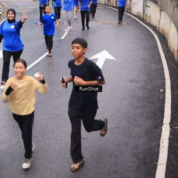 Runner Photo 7937575
