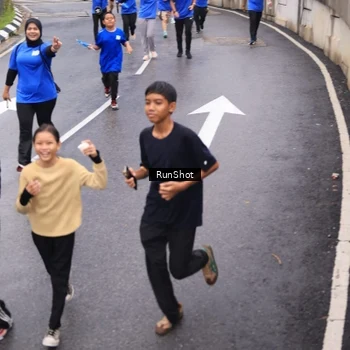 Runner Photo 7937576