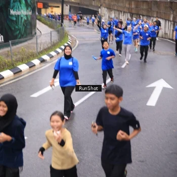 Runner Photo 7937578