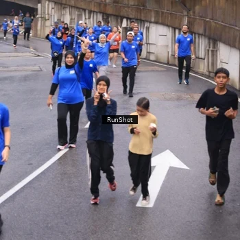 Runner Photo 7937579