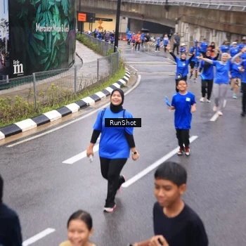 Runner Photo 7937580