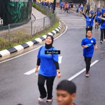 Runner Photo 7937581