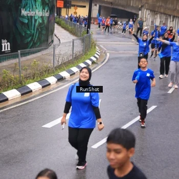 Runner Photo 7937583