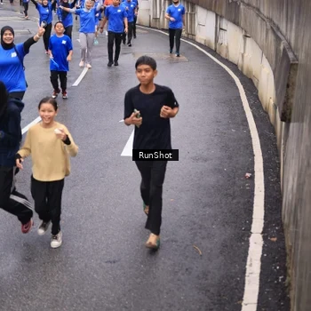 Runner Photo 7937586