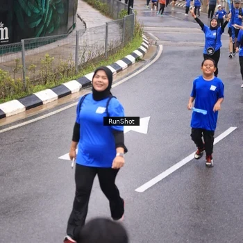 Runner Photo 7937587