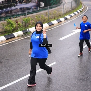 Runner Photo 7937591