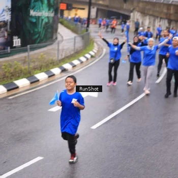 Runner Photo 7937597