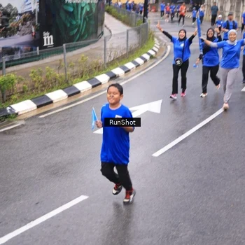 Runner Photo 7937599