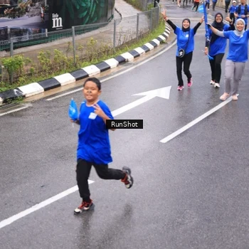 Runner Photo 7937600