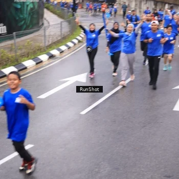 Runner Photo 7937601