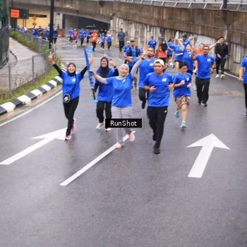 Runner Photo 7937602