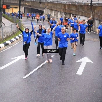 Runner Photo 7937606