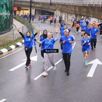 Runner Photo 7937610