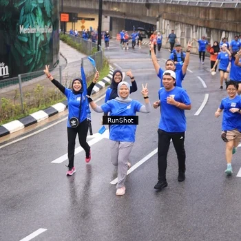 Runner Photo 7937614