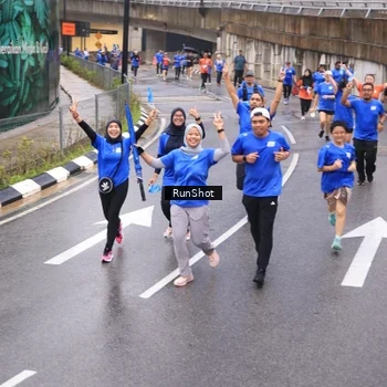 Runner Photo 7937619