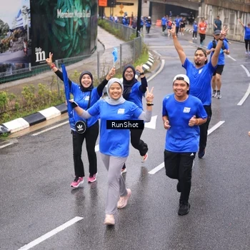 Runner Photo 7937621