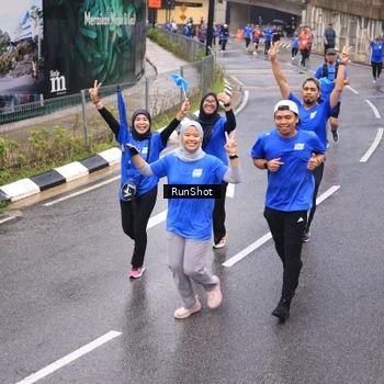 Runner Photo 7937623