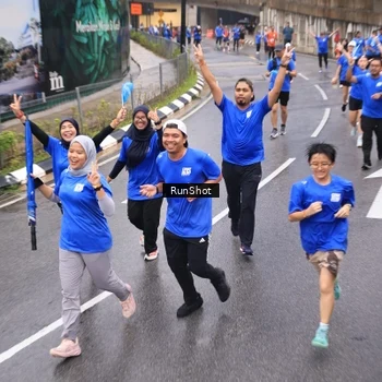 Runner Photo 7937625
